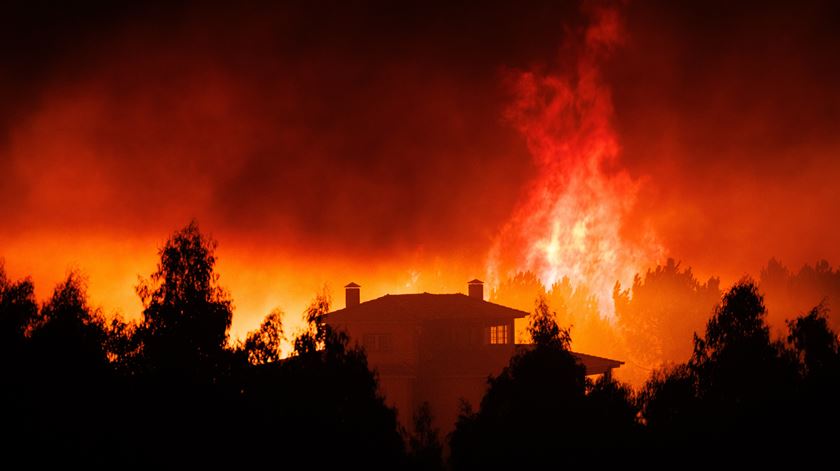 Quatro fogos separados por 30 km em Vila Real, autarca fala em "ataque ao território"