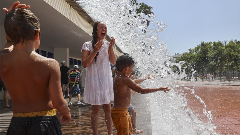 Calor extremo aumentou cerca de 10 vezes na Europa entre 2010 e 2024