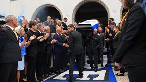 Caixão de Jorge Costa já chegou à Igreja de Cristo-Rei