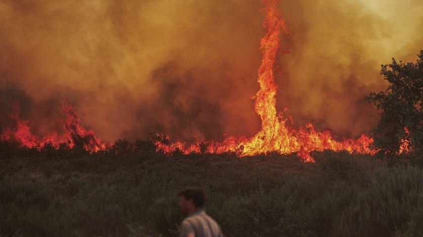 Redemoinho de fogo em Alvite aconteceu devido às altas temperaturas