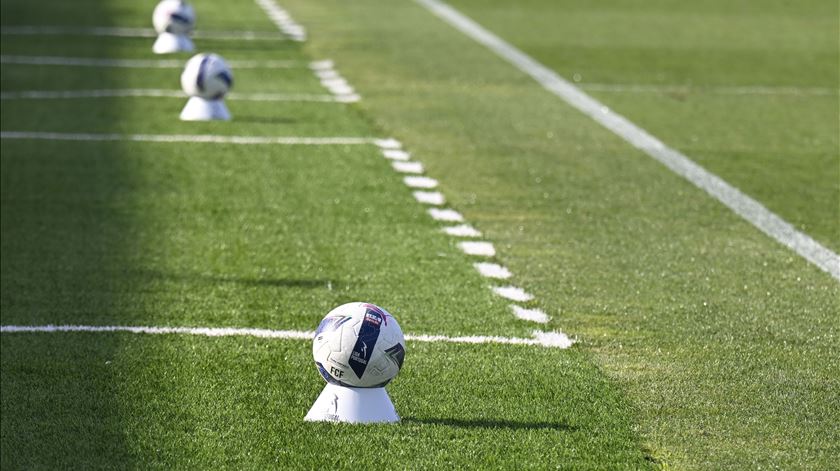 Futebolistas à margem da paragem, mas Sindicato dos Jogadores está "solidário com trabalhadores"