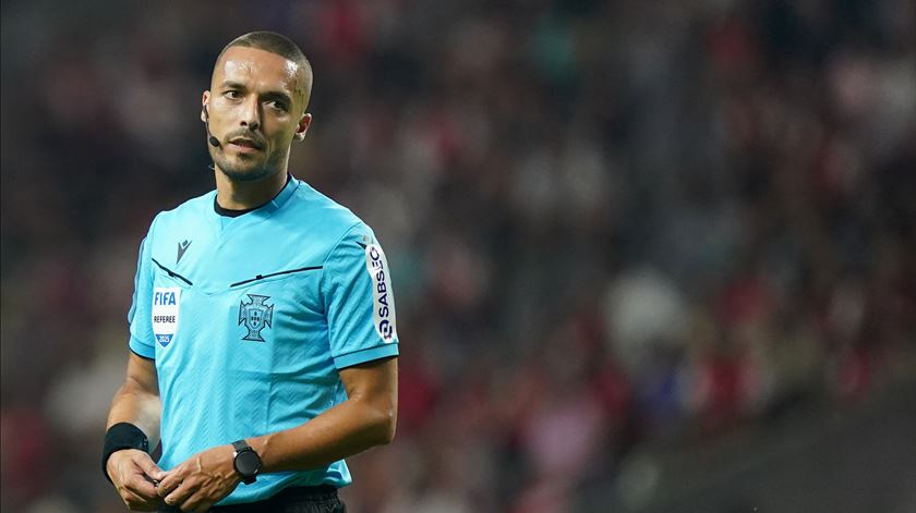 Nota 4 para Cláudio Pereira. “Penálti bem revertido com ajuda do VAR”