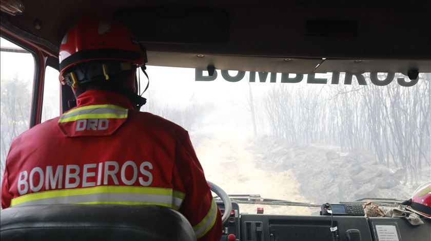 Incêndio destrói fábrica de cerâmica em Cervães, Vila Verde