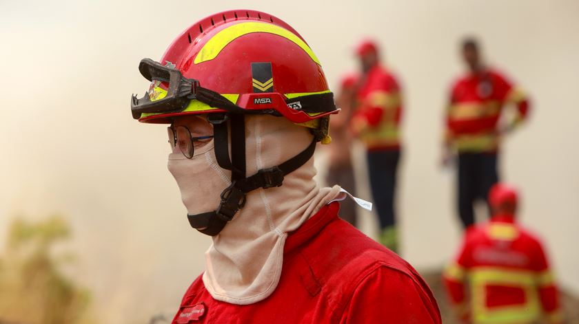 Mau tempo: Bombeiros pedem plano de prevenção de incêndios de emergência