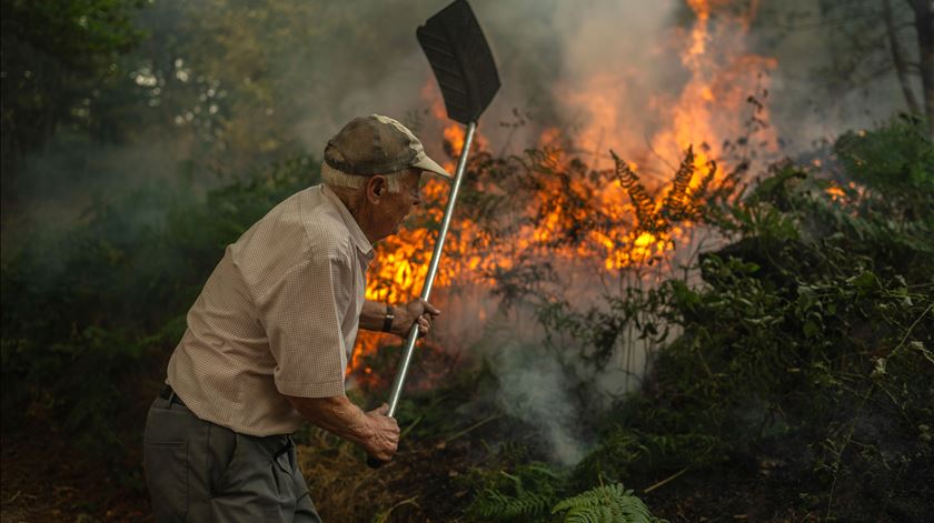 Espanha pede ajuda à UE perante onda de incêndios