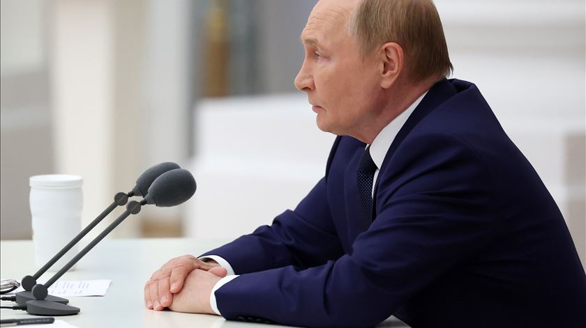 Putin recusa que Rússia queira atacar Europa e alega não se opor à entrada da Ucrânia na UE Putin recusa que Rússia queira atacar Europa e alega não se opor à entrada da Ucrânia na UE