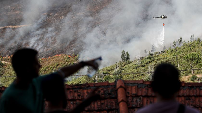 Quatro arguidos por suspeitas de corrupção no combate a incêndios