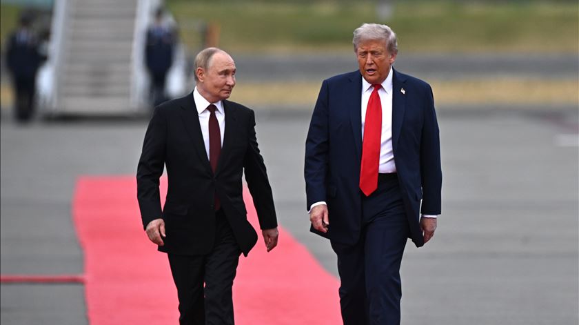 Fim do New START entre Rússia e EUA é o recomeço da corrida ao armamento nuclear no mundo?