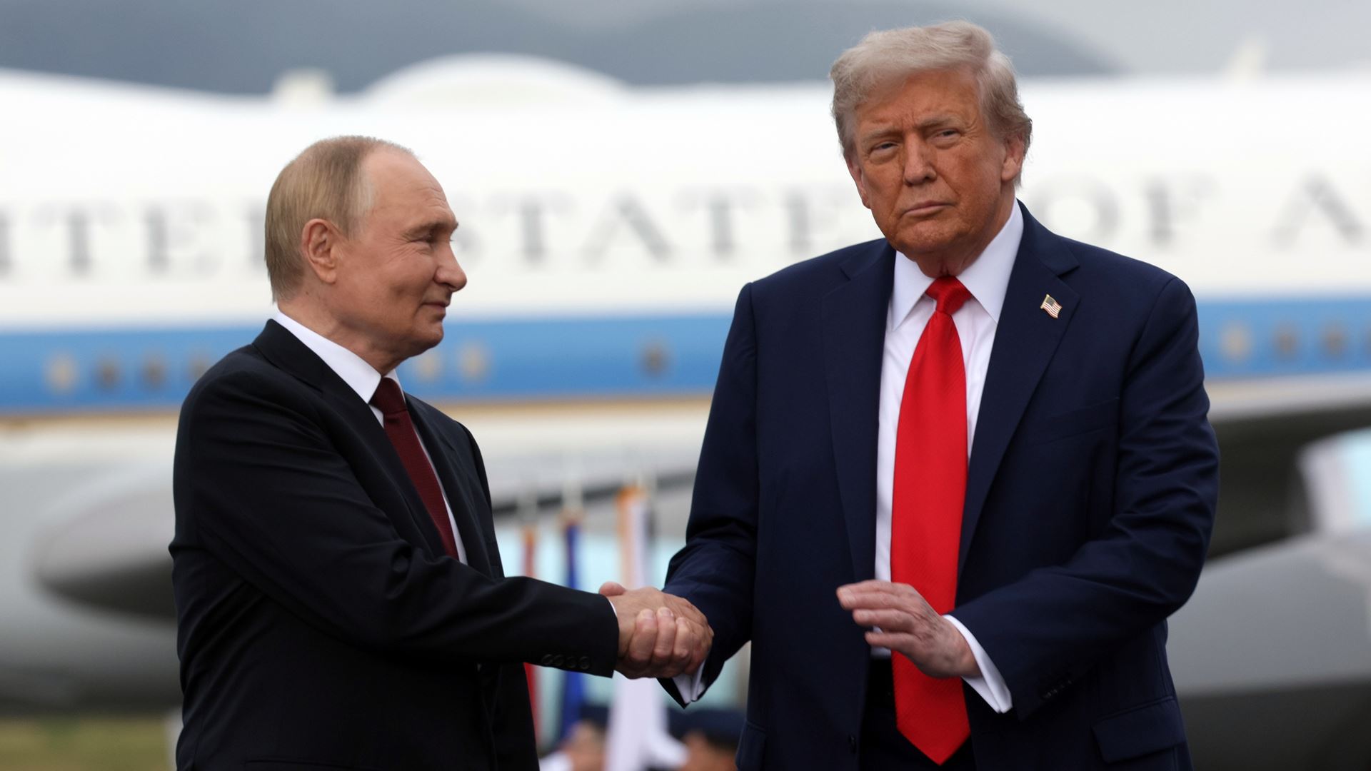 Trump e Putin vão falar ao telefone esta quinta-feira