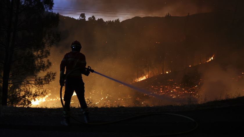 Incêndios. Mais de 2.300 operacionais em Arganil, Sabugal, Mirandela e Montalegre
