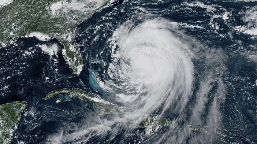 Autoridades do Havai declaram estado de emergência com avanço de furacão Kiko