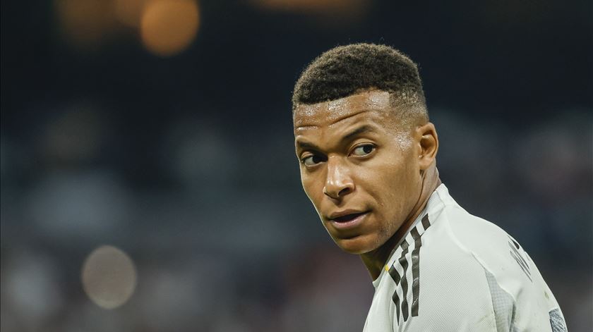 Real Madrid arranca campeonato com vitória magra