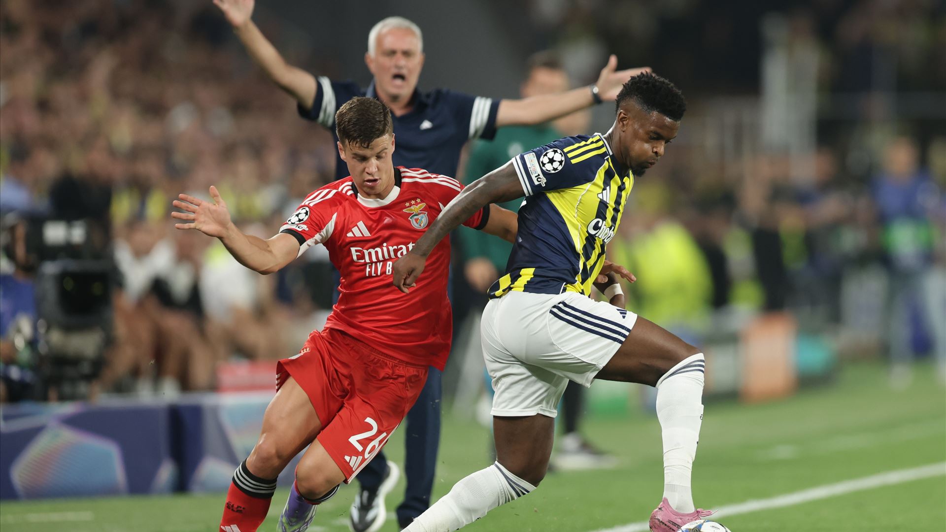 Empate deixa eliminatória para decidir na Luz