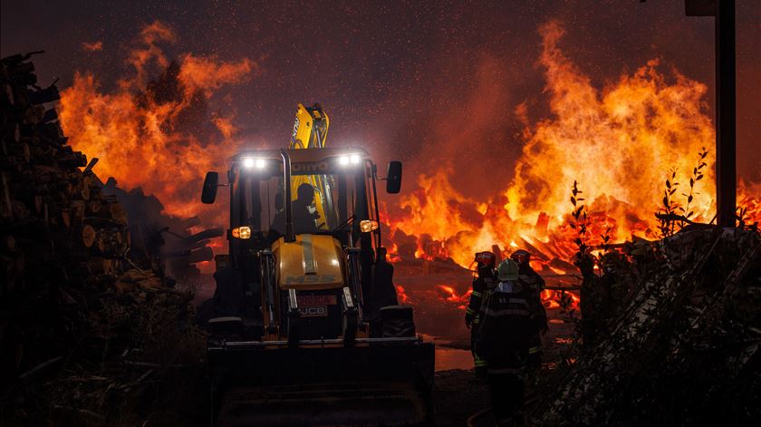 Fogo que deflagrou em Chaves já está em conclusão