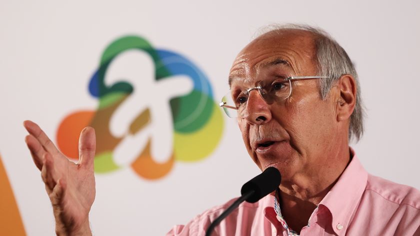 Marques Mendes quer Forças Armadas no combate aos incêndios e PS no acordo sobre a lei da nacionalidade
