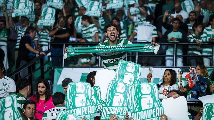 Ministério Público abre inquérito a queda de vidros no Sporting-FC Porto Ministério Público abre inquérito a queda de vidros no Sporting-FC Porto