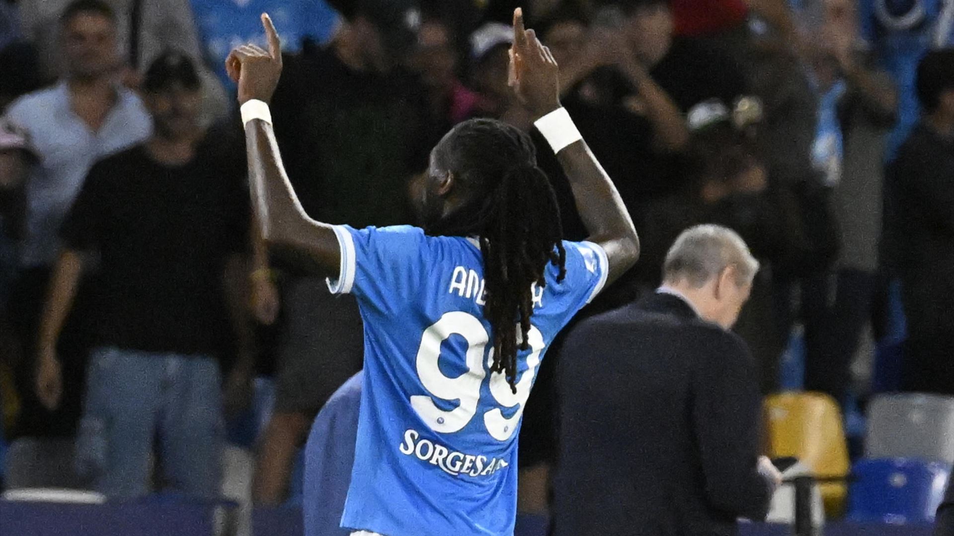 Nápoles ganha com golo nos descontos
