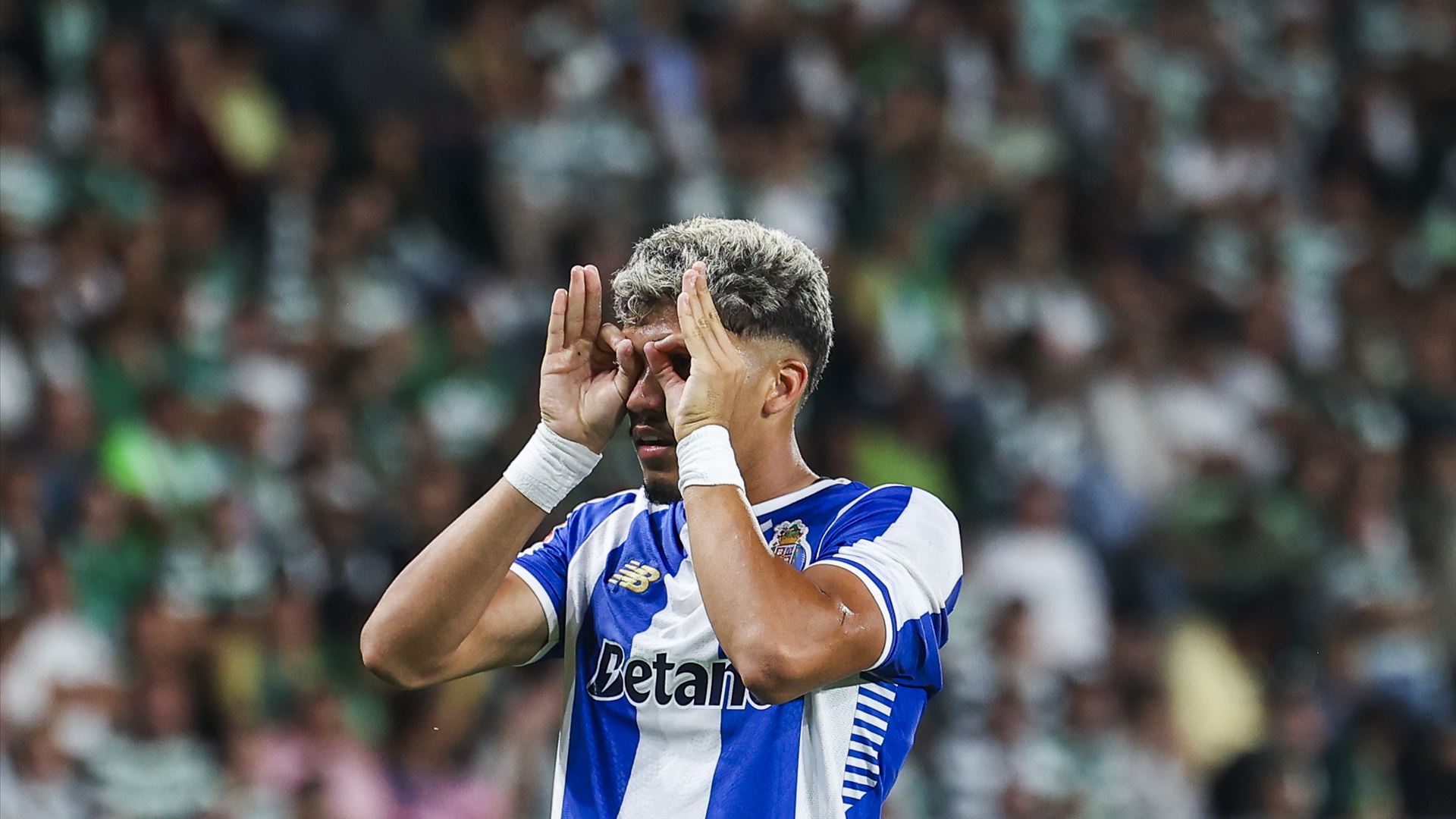 FC Porto ganha em Alvalade e é líder do campeonato