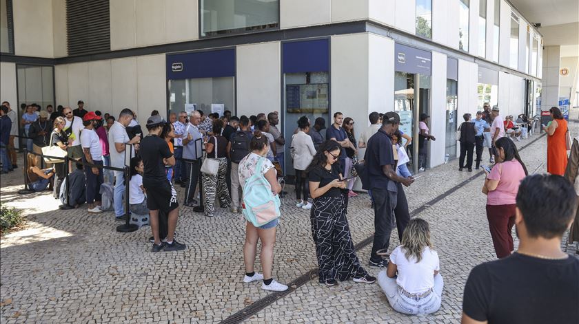 "Cheguei à meia-noite": ​novo balcão da nacionalidade em Lisboa, as mesmas filas