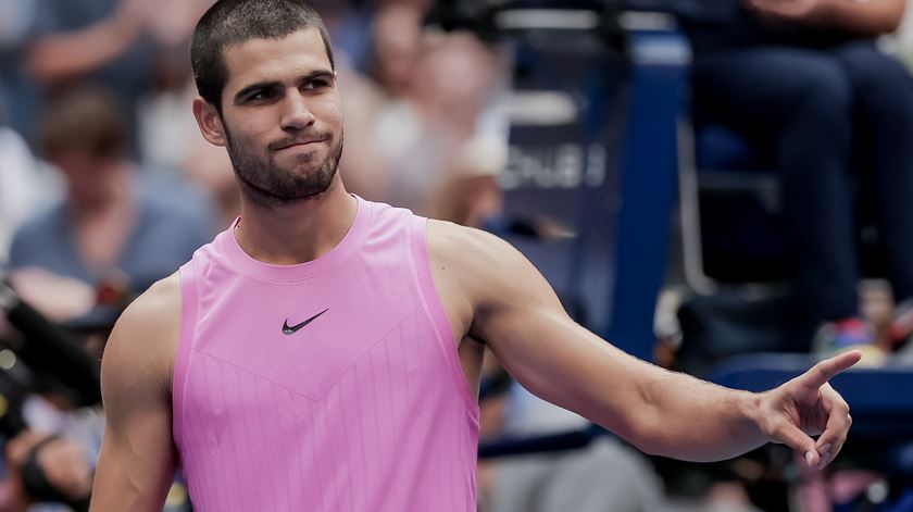 Alcaraz elimina Djokovic e está na final do US Open