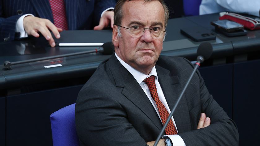 Ministro da Defesa alemão alerta contra crescente ameaça russa no espaço