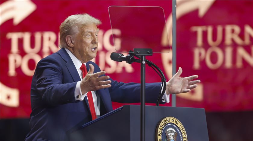 Donald Trump homenageia Charlie Kirk e denuncia "ataque" contra a nação