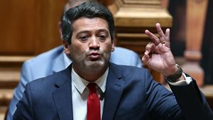 Tribunal manda Chega retirar cartazes sobre ciganos