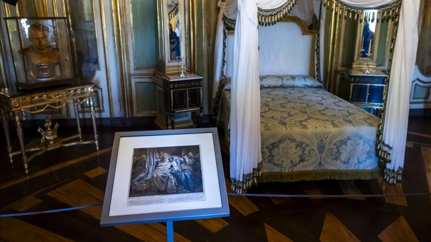 A cama onde morreu D. Pedro IV tem uma réplica histórica no Palácio de Queluz