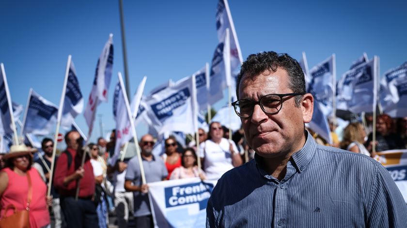 "Situação insana". Frente Comum critica aprovação final do Orçamento do Estado "Situação insana". Frente Comum critica aprovação final do Orçamento do Estado