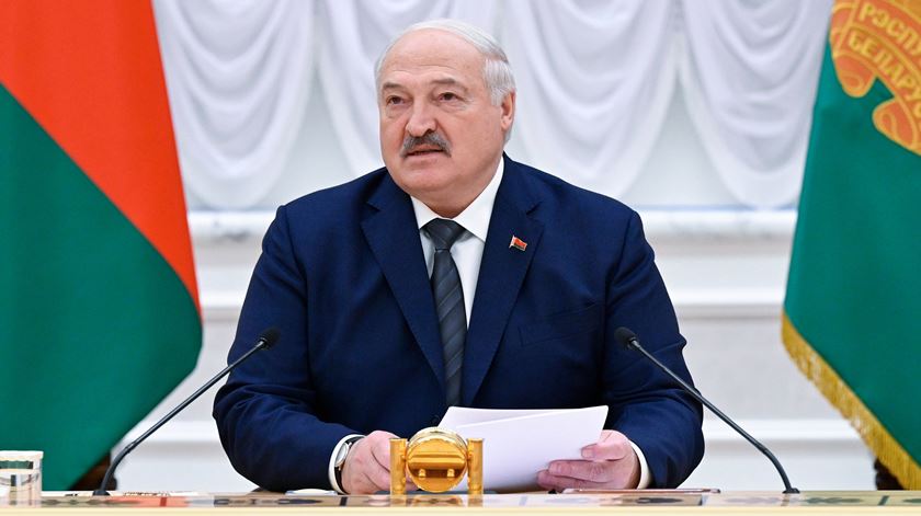 Lukashenko ordena negociações para abrir fronteiras com a Lituânia