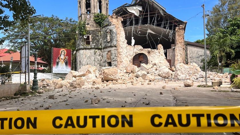 Novo tufão ameaça Filipinas dias após passagem de tempestade mortal