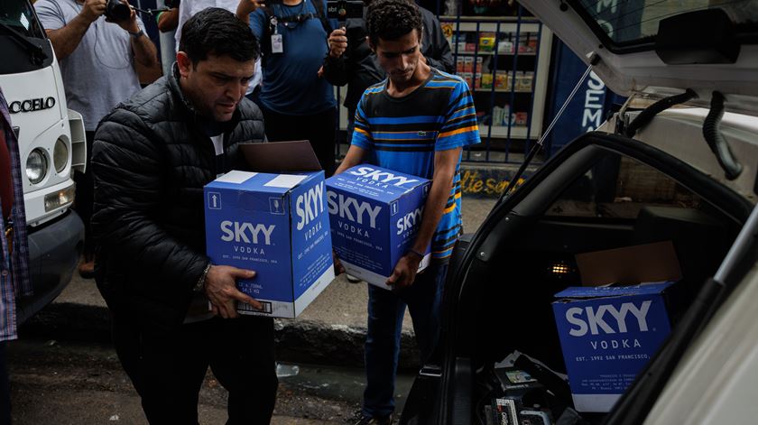 Intoxicação com metanol em bebidas pode ter causado 13 mortes no Brasil