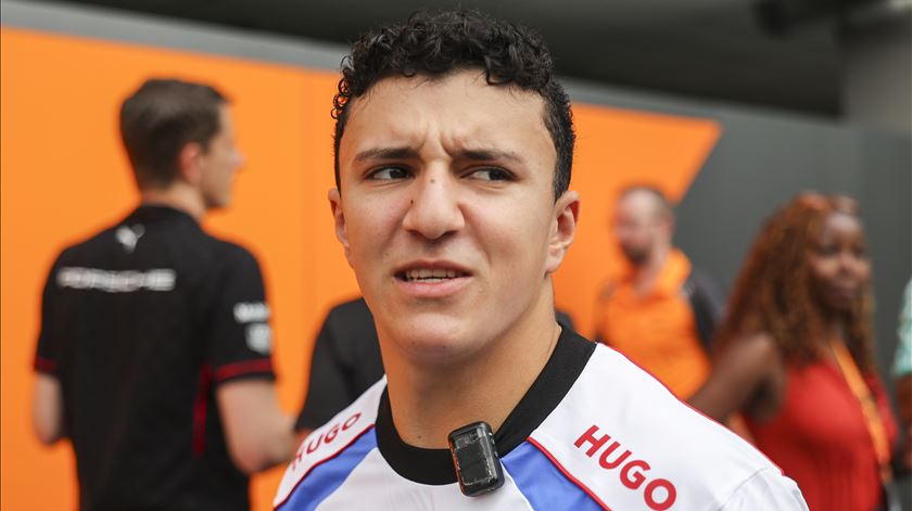 Red Bull confirma Isack Hadjar como colega de Max Verstappen em 2026