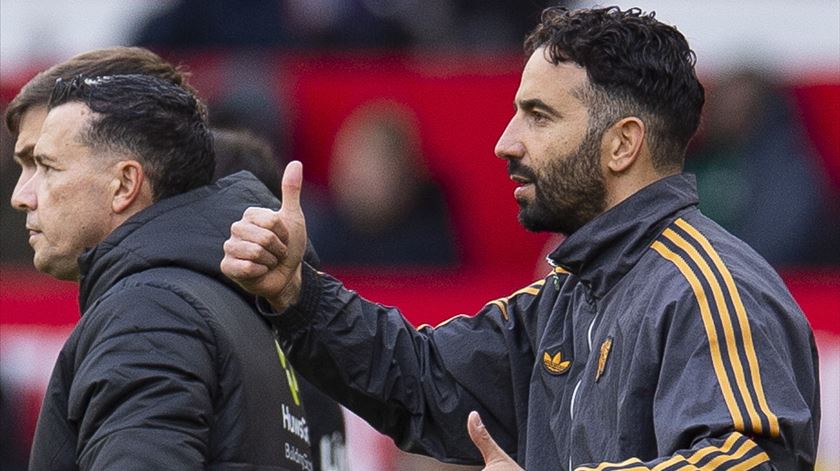 "Saída não vai acontecer". Dono do Manchester United segura Ruben Amorim