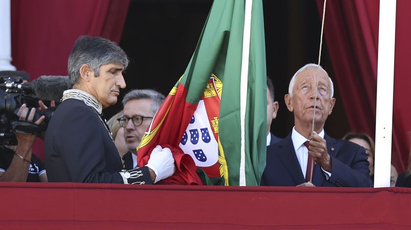 Cerimónia do 5 Outubro marcada por símbolos em vez das palavras