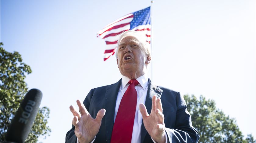 "Estamos habituados a debater um tema de cada vez e esquecemos o resto da realidade"