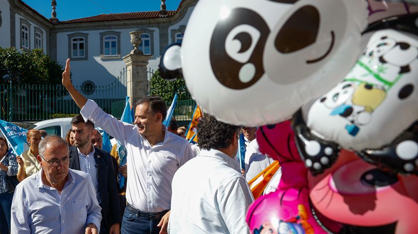 “Sou o mais comedido e cuidadoso”: Montenegro garante que não está a usar o Governo para fazer campanha