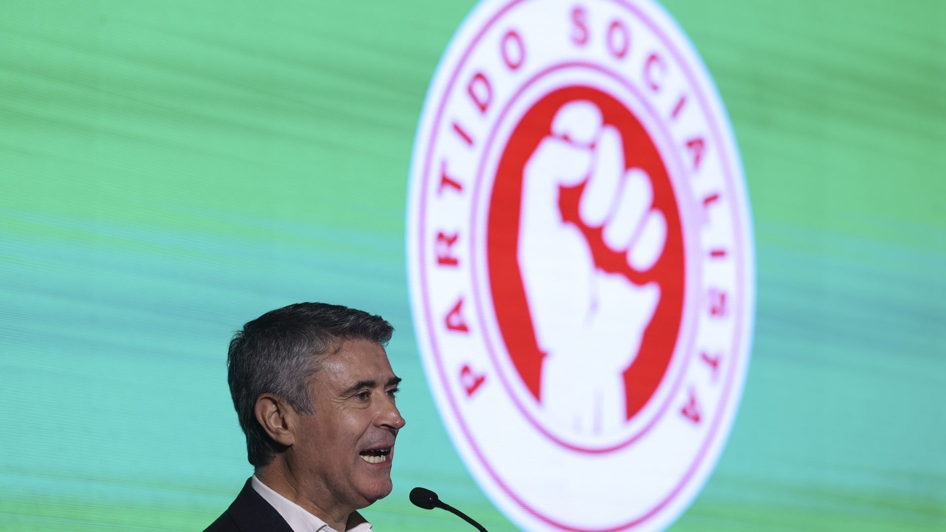 Carneiro critica PGR por ainda não ter aberto inquérito ao caso Spinumviva