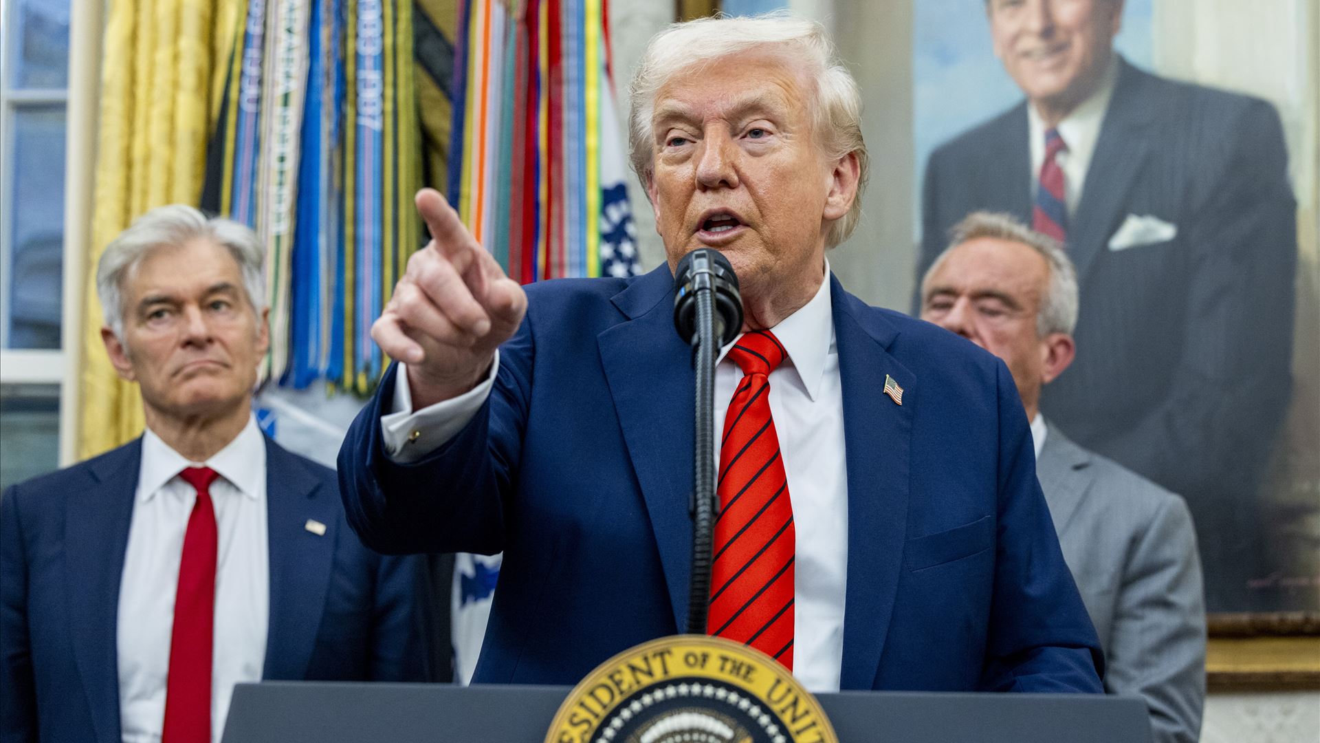 "A guerra acabou, entendem?". Donald Trump a caminho de Israel para a libertação de reféns