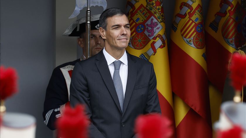 "Já não faz sentido." Sánchez propõe acabar com a mudança da hora na UE