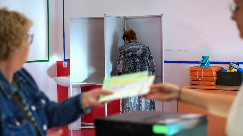 Autárquicas em números. Das 76 câmaras que mudaram de cor aos 165 presidentes no primeiro mandato