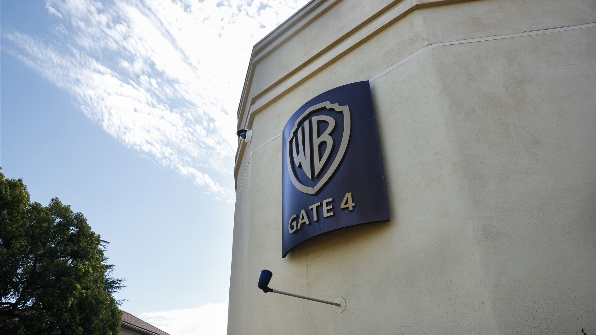 Paramount vs Netflix: Empresa lança oferta hostil pela Warner Bros. de 108 mil milhões de dólares