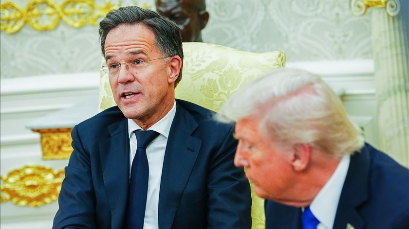 Chefe da NATO diz entender a "desilusão" de Trump com os aliados