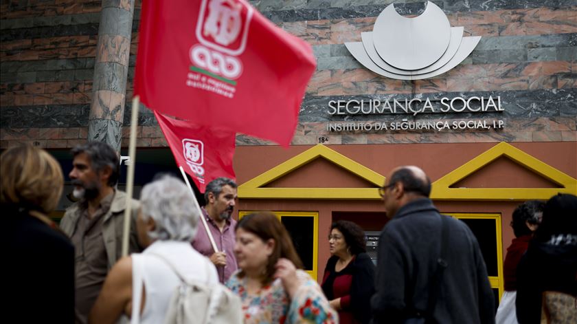 "Trabalhadores deram um sinal de força" em dia de greve na Função Pública