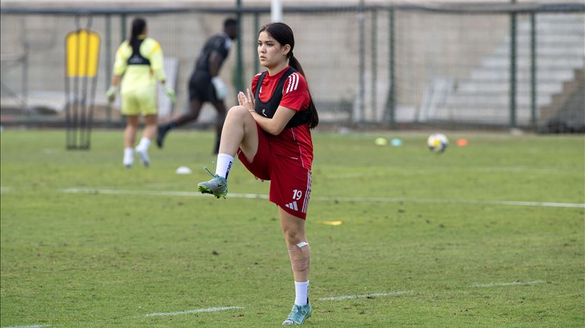 Seleção afegã (de refugiadas) voltou a jogar futebol quatro anos depois da proibição dos talibãs