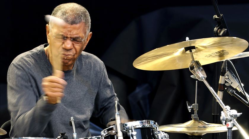 Morreu o baterista de jazz Jack DeJohnette, aos 83 anos Morreu o baterista de jazz Jack DeJohnette, aos 83 anos