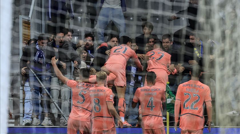 De novo a "estrelinha". FC Porto isola-se na liderança com cambalhota em Moreira de Cónegos