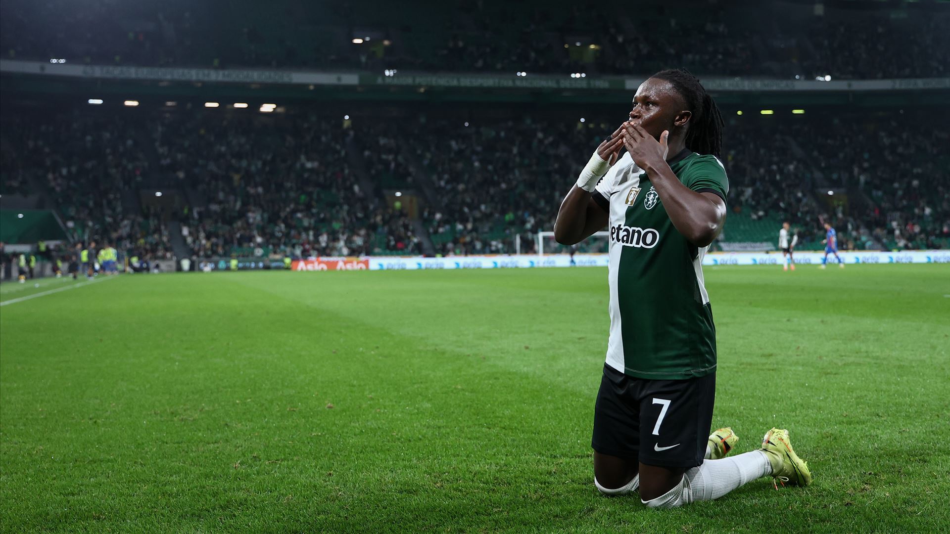 Quenda vai ter sucesso no Chelsea, garante o seu antigo tutor (que é Basaúla)