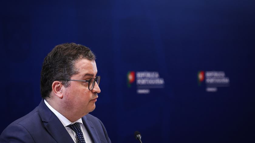 Miranda Sarmento assume que "resultados históricos" permitem responder às tempestades e Irão