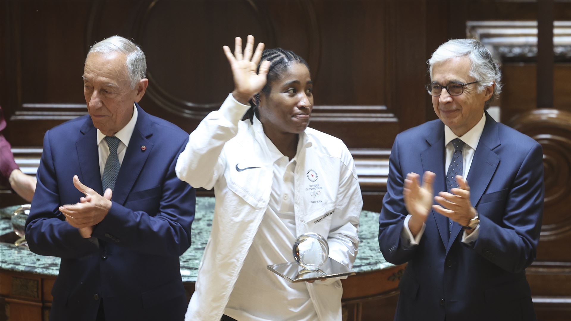 "O desporto é sinónimo de liberdade e dignidade": atletas olímpicas refugiadas aplaudidas no Parlamento